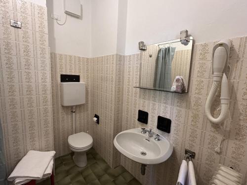 Hotel Diana - image 7