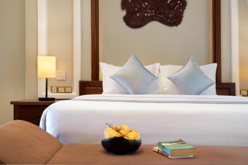 Honeymoon Suite + Free Workspace+ Afternoon Tea +Tree planting