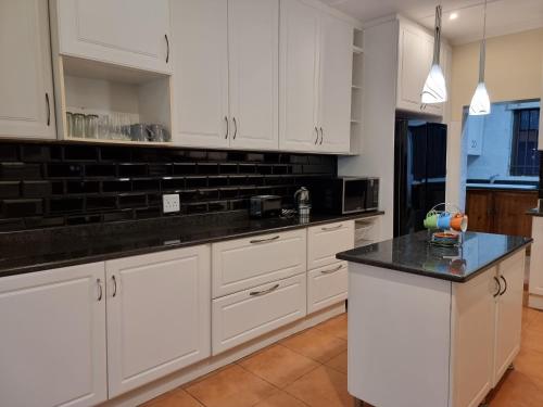 Kitchen, 11-on-RobRoy calming space with 3 bedrooms&pool in West Riding