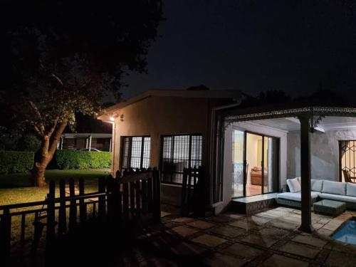 Exterior view, 11-on-RobRoy calming space with 3 bedrooms&pool in West Riding