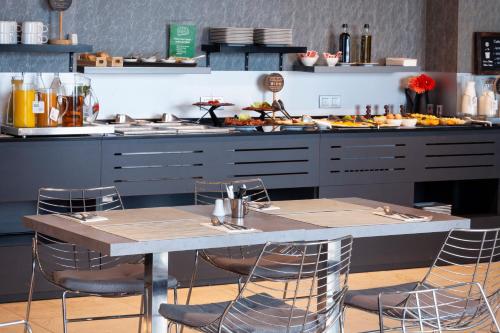 อาหารและเครื่องดื่ม, Petit Palace Tamarises in เคตโช