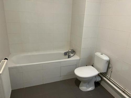 Bathroom, Appartement idealement place in Villeparisis