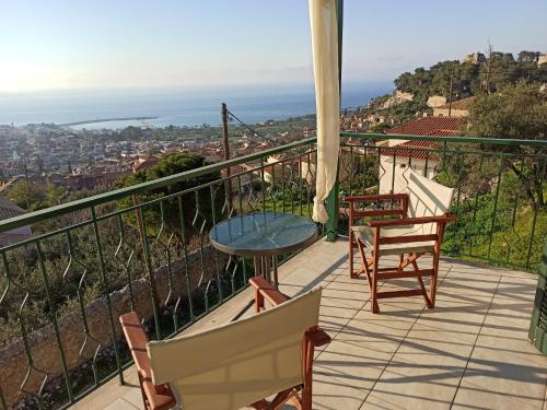 Kiparissia Castle & Sea view