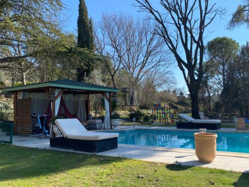 Maison + piscine à 10 min d'Aix en Pce - Location saisonnière - Meyreuil