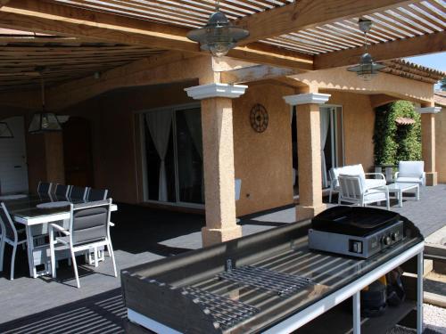 Amazing holiday home in Le Val with private pool