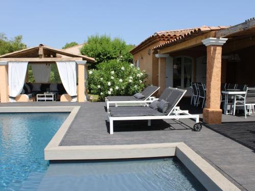 Amazing holiday home in Le Val with private pool