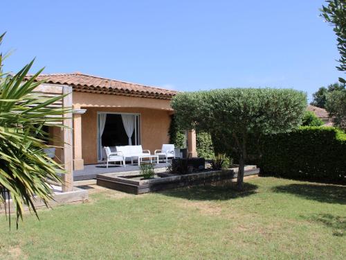 Amazing holiday home in Le Val with private pool