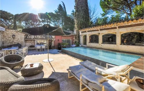 Stunning Home In Le Plan-de-la-tour With Outdoor Swimming Pool, Wifi And 2 Bedrooms