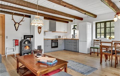  Lovely Apartment In Glesborg With Wifi in Glesborg