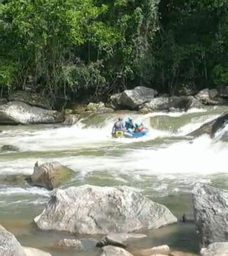 Serra Mar à beira rio , rafting, suites, lofts, e Casas