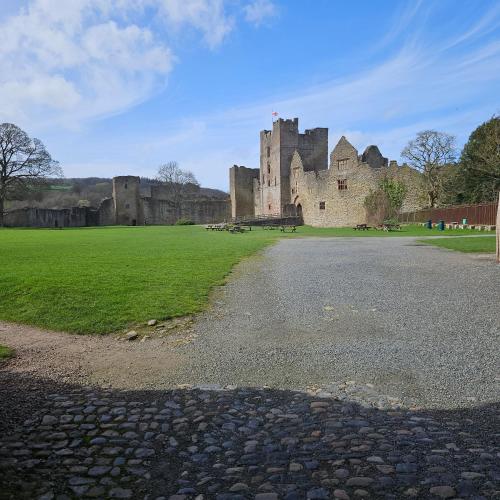 Ground floor well appointed cosy flat in Ludlow