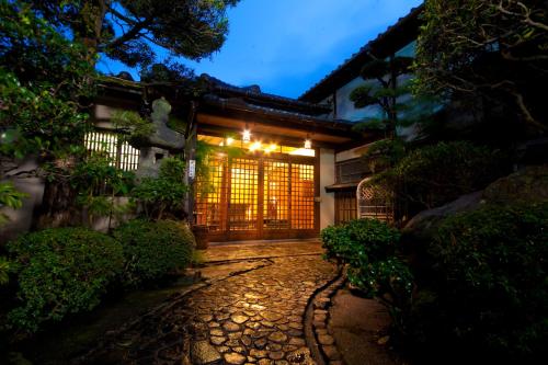 Ryokan Sennari (13 years or older) Beppu