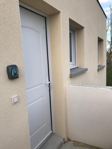 Appartement numéro 8 (Appartement numero 8) in Yvre-l'Eveque