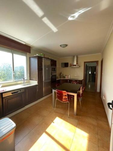 virtuve, Chalet casa con piscina en ARBO Vigo in Arbo
