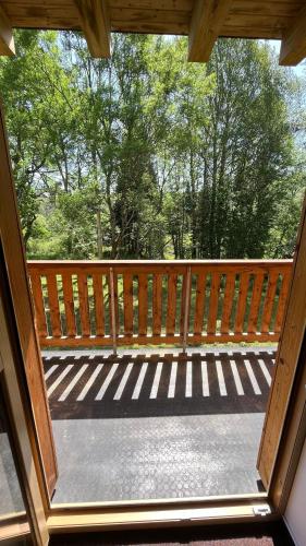 ระเบียง/ชานเรือน, Apartmán Kovárna (Apartman Kovarna) in ปาเซกา