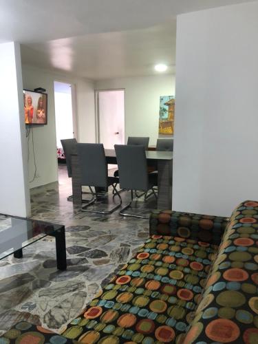 Apartamento cómodo,grande,céntrico,bien ubicado Apto 203