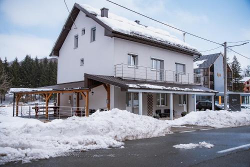 Viesnīcas āriene, Guest House Mylan in Ličko Petrovo Selo