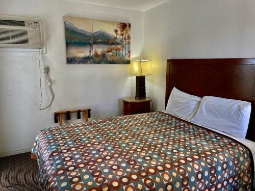Desert Inn - image 8