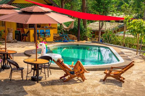 Swimming pool, Wild hippie chang in Bang Bao Bay