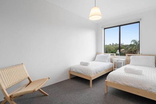 Fun Retro 2 Bedroom Apartment photo 4