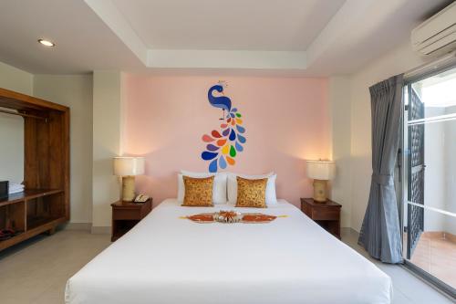 Standard Double Room image 9