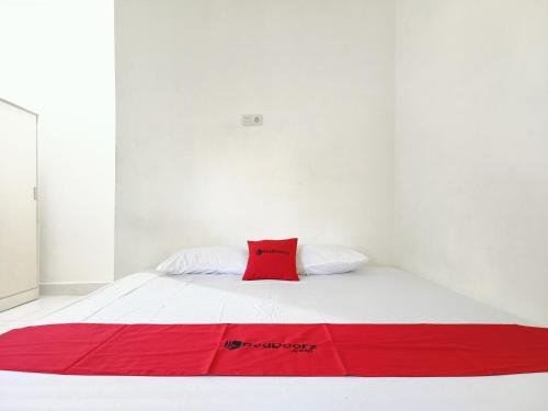 RedDoorz @ Al Muhajir Homestay Kendari
