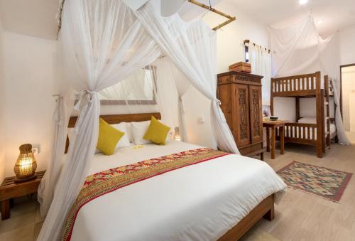 Royal Four-Bedroom Villa with Private Pool image 7