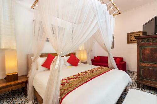 Royal Four-Bedroom Villa with Private Pool image 1