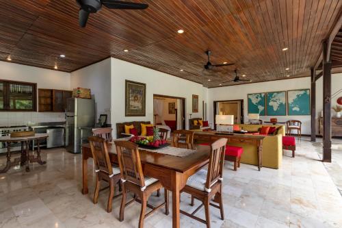 Royal Four-Bedroom Villa with Private Pool image 3