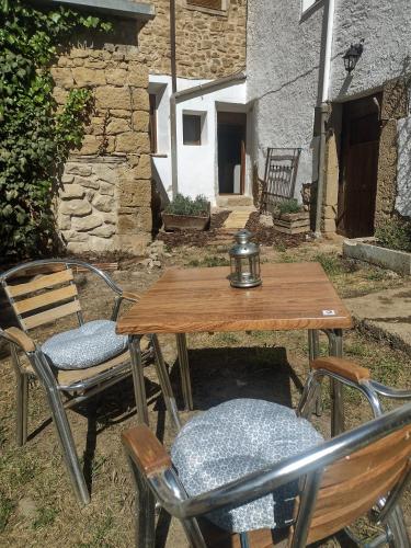 El Desván del Campanero apartamento con jardín (El Desvan del Campanero apartamento con jardin) in Murillo de Gállego