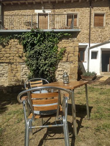 El Desván del Campanero apartamento con jardín (El Desvan del Campanero apartamento con jardin) in Murillo de Gállego