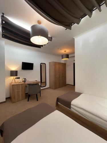 Hotel 52 - image 9