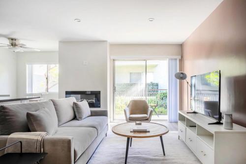 Encino 1br w wd pool gym nr Ventura Blvd LAX-949 in Los Angeles, USA