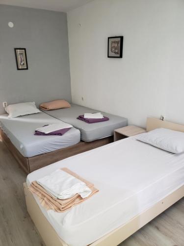1 twin bed