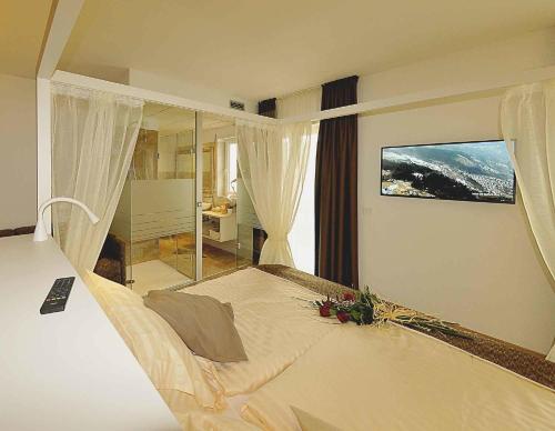 Hotel Florida Room Type - Superior Deluxe Double Room 