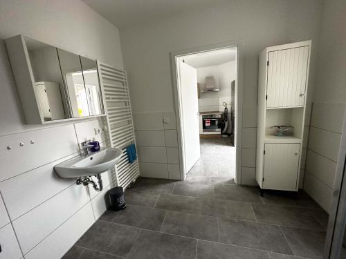 浴室, Ruhige Monteurwohnung-Fewo für 4 Personen in Trebbin (Ruhige Monteurwohnung-Fewo fur 4 Personen in Trebbin) in 特瑞賓