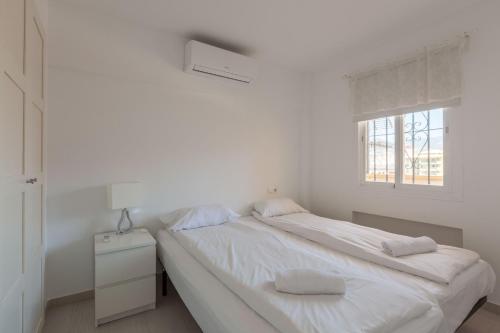 Central apt with balcony by Costarentals - Ref 92 - image 4