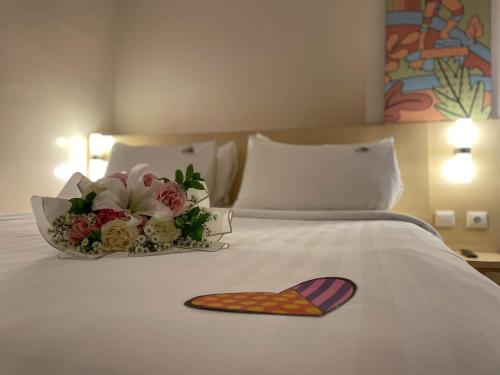 Maxone Premier Melawai Room Type - Standard Twin Room