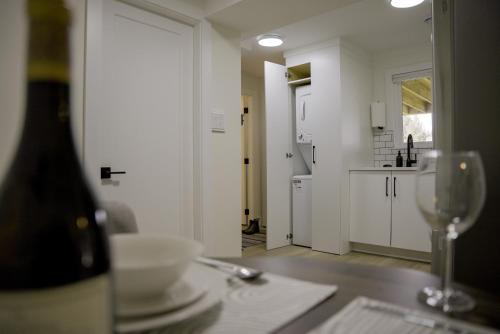 Guest Suite steps away from parks, trails & transit. in Port Coquitlam, Canada