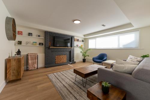 Guest Suite steps away from parks, trails & transit. in Port Coquitlam, Canada