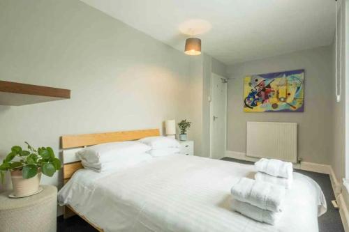 Cambridge 3 bedroom flat with private parking in Newnham