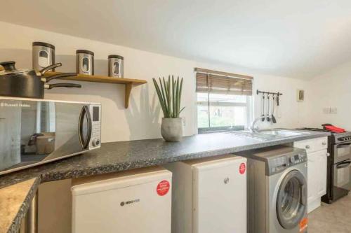 Cambridge 3 bedroom flat with private parking in Newnham