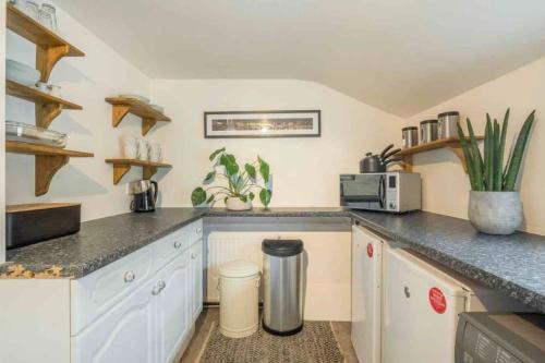 Cambridge 3 bedroom flat with private parking in Newnham