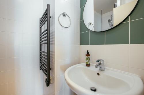 Aparthotel Adagio Paris Buttes Chaumont - image 2