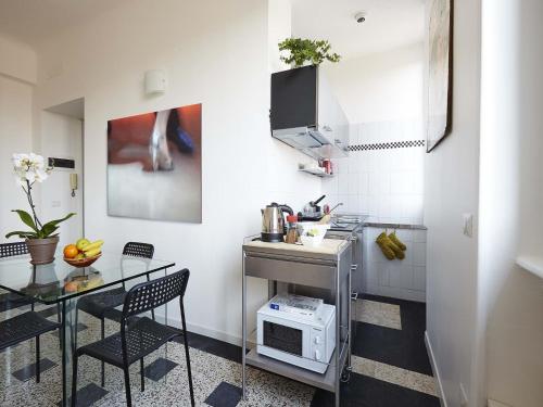 Casa di Franco Navigli, Milán (fotografie 3)