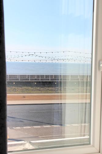 Sandpiper Holiday Apartments - image 13