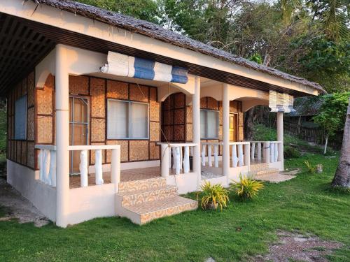 Balcony/terrace, Islanders Paradise Beach in Larena