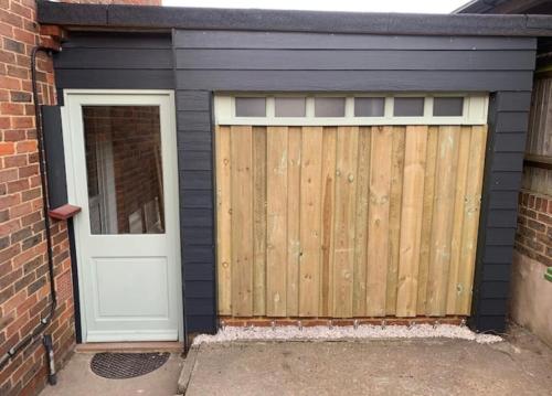 Meadow View - A Studio with Free parking and a sunny terrace