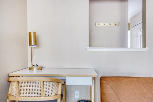 Santa Clara 2BR w WD Gym Pool SFO-508 thumb 4