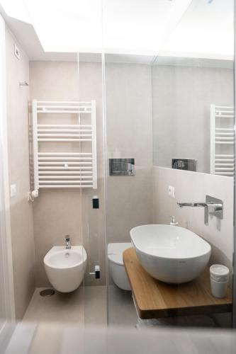 Apartment with Balcony image 10